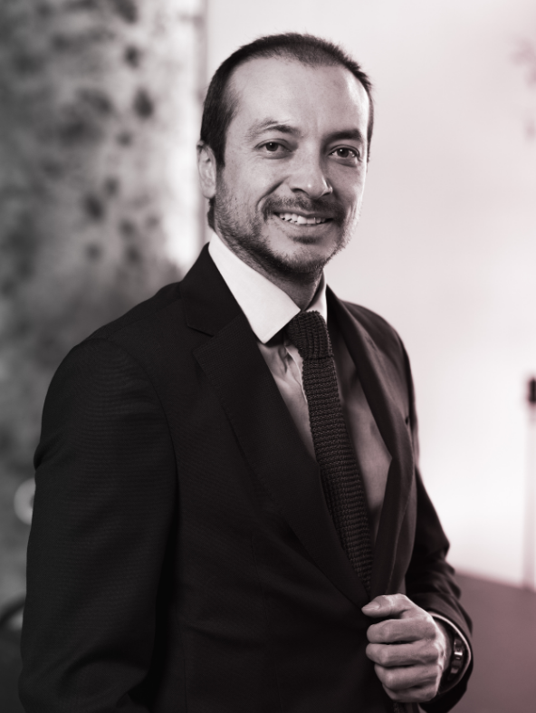 Santiago Medina Z.